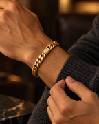 Pulsera Cuban Link 8mm oro puesta – Vesko