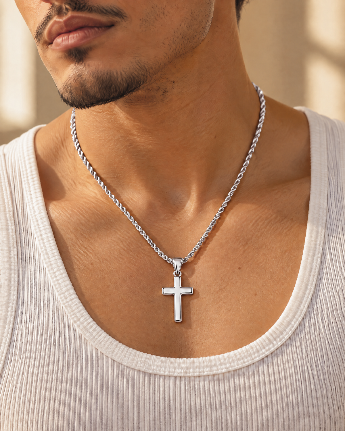 Colgante Cruz plata puesto – Vesko