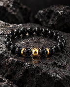 Detalle Pulsera Ónix Negro oro – Vesko
