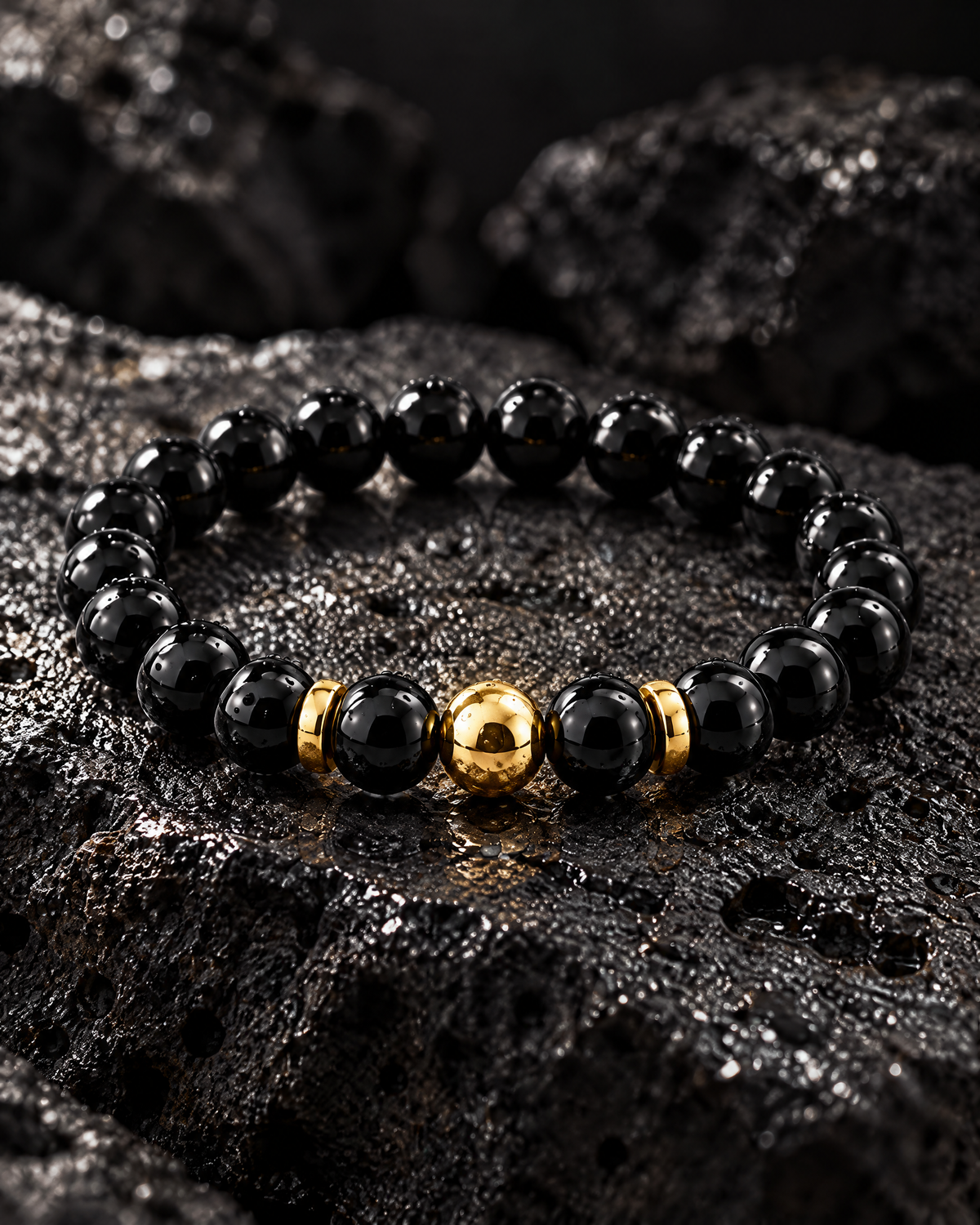 Detalle Pulsera Ónix Negro oro – Vesko