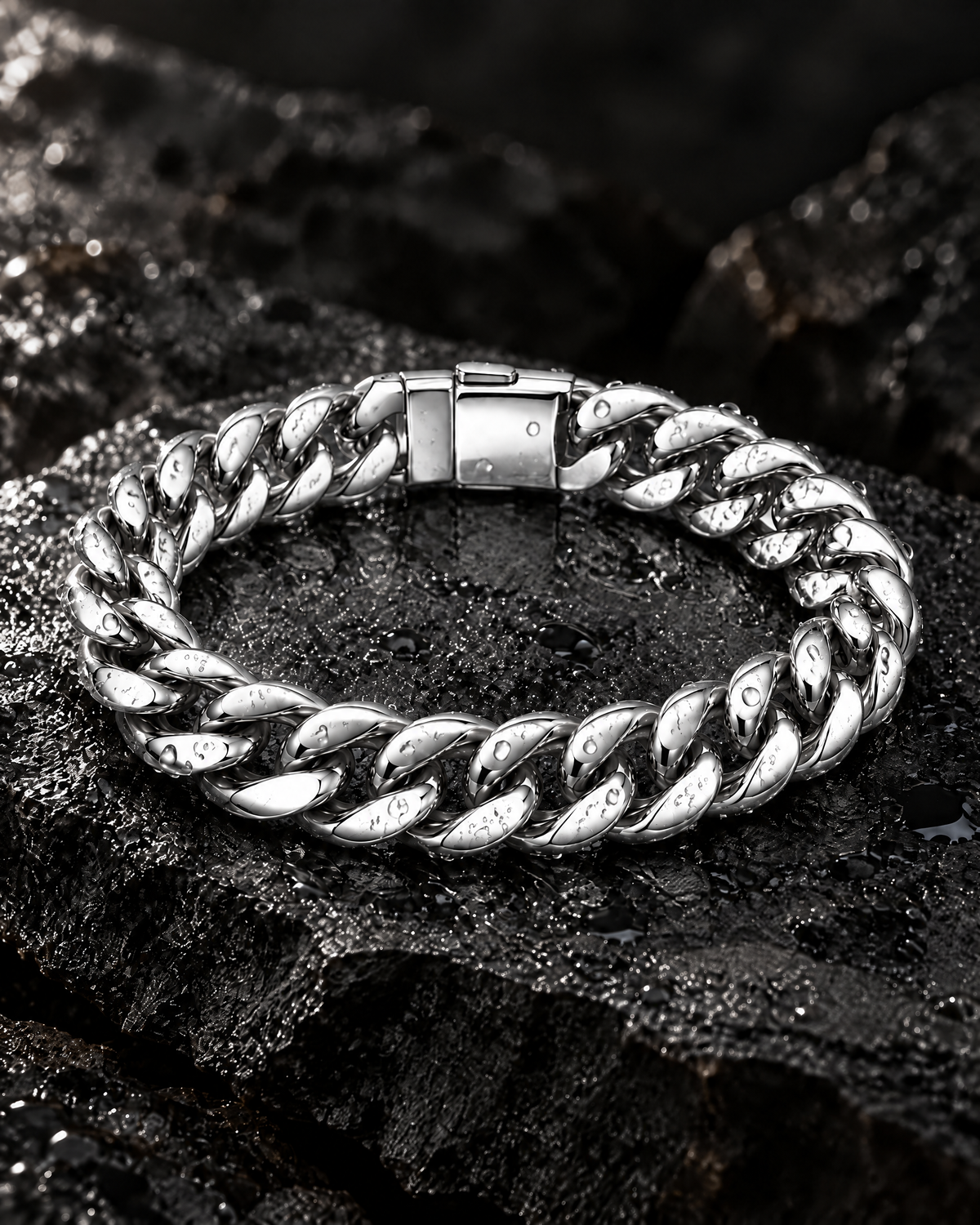 Detalle cierre Pulsera Cuban Link 8mm plata – Vesko